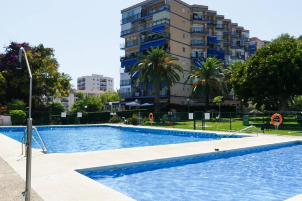 Holiday Rentals Piscina, Playa Parking A 5 Min Caminando Del Puerto De Benalmádena Buitenkant foto